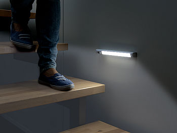 Lunartec LED Streifen ohne Strom: 4er-Set Schwenkbare Lichtleisten, PIR, 9 SMD-LEDs, tageslichtweiß (Licht ohne Strom Innenbeleuchtung)