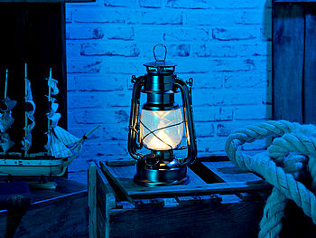 Lunartec Sturmlaterne LED: Ultra helle LED-Sturmlampe, Batterie, 200lm, 3W, warmweiß, bronze (LED Öllampe)