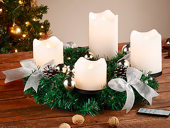 Britesta Adventskranz künstlich: Adventskranz mit weißen LED-Kerzen, silbern geschmückt (Adventskranz mit LED Kerzen modern)