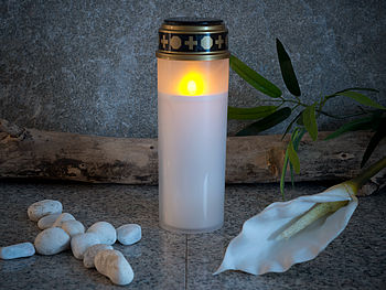 PEARL Solar Grablicht: XXL-Solar-LED-Grabkerze mit Dauerlicht und Akku, 21 cm, weiß (Grablaterne Solar)